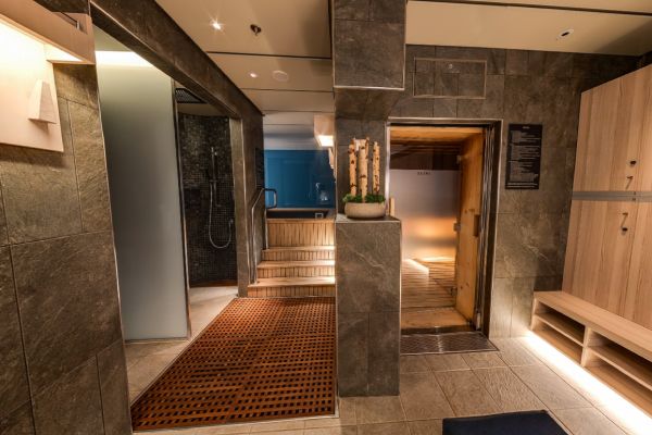 Viking Yi Dun Gallery Image